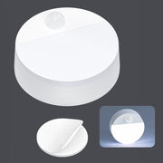 Nočné LED svetlo s pohybovým senzorom – bezdrôtové, samolepiace, detekcia 120°, na batérie